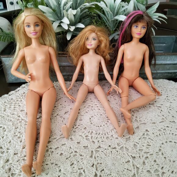 Mattel Barbie Doll Set of 3 Lot Barbie Skipper Stacie Pink Hair No Clothes - Picture 1 of 9